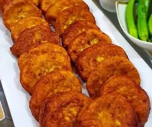 آموزش آشپزی؛ طرز تهیه کوکو سیب زمینی ساده و خوشمزه + چکار کنیم روغنی نشه؟
