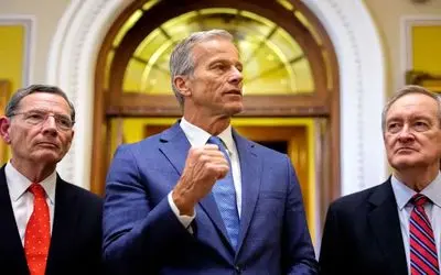 سه تفنگدار علیه ترامپ