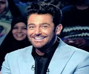 سکانس خندان؛ طرف کم مونده تو مسابقه رفیقشو بزنه گلزار هنگیده میگه این دیشب نخوابیده