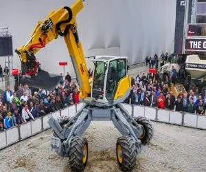 ابزارآلات غول پیکر؛ قدرت بیل مکانیکی عنکبوت را باور نخواهید کرد