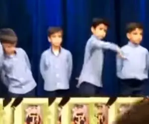 آواز شاد؛ بچه وروجک جلو مدعوین وایساد هرچی معلم و ناظم آرومش میکنن باز میرقصه پرانرژی