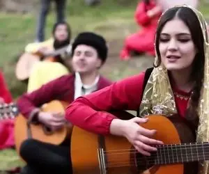 آواز خیابانی؛ گروه موسیقی ای که به زیبایی آهنگ شاخ نبات مسیح و آرش رو اجرا کردند