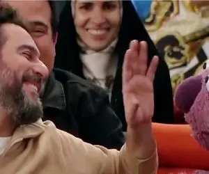 سوتی خندان؛ محسن کیایی اینبار تو شمارش اعداد گاف میده باز جناب خان رسوای عالمش میکنه