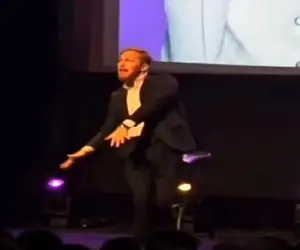 آواز شاد؛ استاد دانشگاه سوئدی تو کلاس آهنگ فارسی گذاشت پایکوبی کرد دانشجوها جیغ میزنن