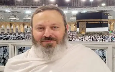 اولین تصاویر از قاسمیان در تهران پس از جنجال های اخیر؛ استقبال با حلقه گل در فرودگاه