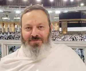 اولین تصاویر از قاسمیان در تهران پس از جنجال های اخیر؛ استقبال با حلقه گل در فرودگاه