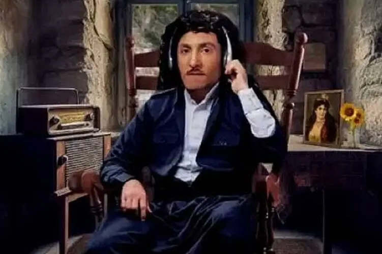 آواز محلی؛ عروس ماموستا حسن زیرک رفته سرمزارش صحنه ی دلتنگی به رخ میکشه