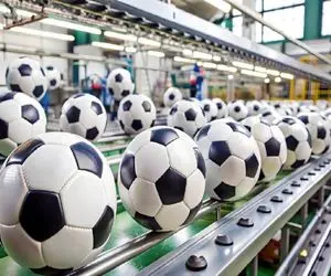 کارخانه تولید توپ؛ با چرم اصلاح شده توپ فوتبال چهل تیکه میسازن میلیاردی قیمت داره