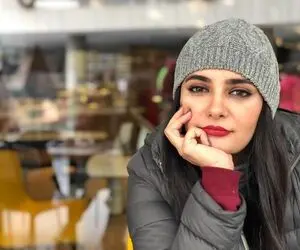 لیندا کیانی و خواهرش در خارج از کشور در حال love ترکوندن + عکس