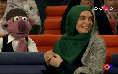 سکانس خندان/شوخی جناب خان با خنده های عجیب الیکا /به خاطر این خنده ها براش کادو گرفته