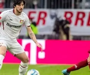 فرصت سوزی عجیب سردار آزمون در بازی لورکوزن مقابل کلن!