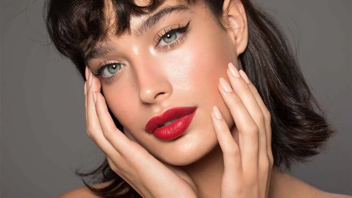چه رنگ رُژی به من میاد؟