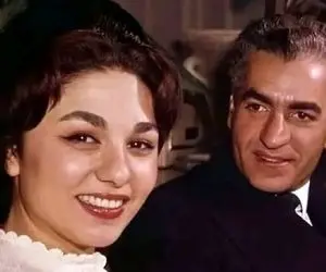 سفر به ایام قدیم؛ فرحناز سرکش درحال حمله به محمدرضا پهلوی