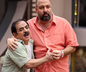 سکانس خندان/همه تا مرز انفجار رفتن و برگشتند/علی اوجی سرشو تو مبل کرده تا نبینه