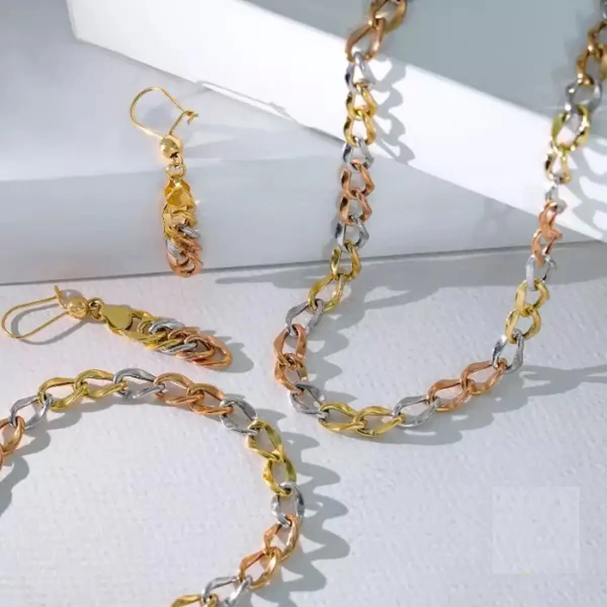 سرویس طلاهای جدید