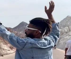 آواز محلی؛ پسرمو آفریقایی تو بندر چه رقص بندری میکنه نان استاپ میلرزه رفقا هنگ کردن