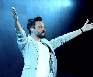 آواز بهشتی؛ راغب آهنگ تو رو که دیدم رو انقد با احساس خوند کل سالن باهاش خوندن