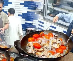 غذای خیابانی؛ ببینید این خوراک مرغ جذاب که تو پاکستان حسابی براش غش و ضعف میرن