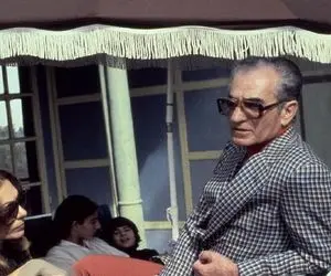 سفر به ایام قدیم سال 1351؛ جنگنده سواری محمدرضا پهلوی تو آسمون سنت لوئیس 