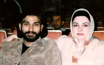 آواز احساسی؛ ناصر عبداللهی چشم تو چشم  زنش میخونه پیش کلی آدم میگه تقدیم به همسر گلم