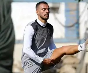 (عکس) استوری کنایه‌آمیز مدافع استقلال پس از نیمکت‌نشینی