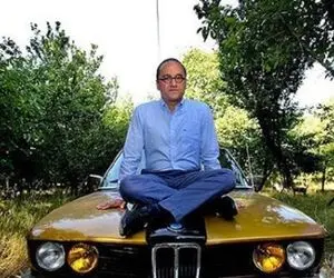 ماشین لوکس و گران قیمت رامبد جوان سوژه شد