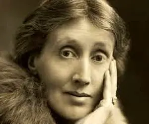 فروش کتاب سوخته شده نویسنده خانم با قیمتی باورنکردنی