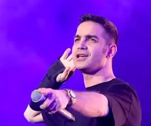 آواز احساسی؛ محسن یگانه وسط کنسرت بهت قول میدم میخوند پسره جوری هوار کشید سالن ترسید