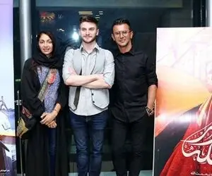 آواز مشهورا؛ بغلی بگیر بازیگرامون که هی میرقصن فقط ژوله و حیایی که سفت نگه داشتن