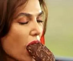 بازیگر جنجالی تیزر تبلیغاتی بستنی دومینو کیست؟ + ویدیو