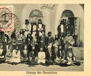 سوار ماشین زمان بشوید؛ بنگ کشیدن درویشان جاذبه توریستی ایران در زمان قاجار 