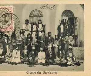 سوار ماشین زمان بشوید؛ بنگ کشیدن درویشان جاذبه توریستی ایران در زمان قاجار 