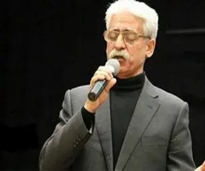 آواز جگرسوز؛ ناصر رزازی حین شونه کردن موهای دخترش چه با اشک و آه آهنگ لیلم لی رو خوند