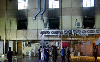 لحظه انفجار در بیمارستان بغداد با 82 کشته + ویدئو