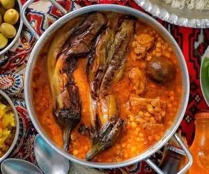 طرز تهیه یه خورشت قیمه بادمجان خوشمزه؛ اینجوری تلخی و روغن اضافه بادمجون بگیرید