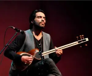 آواز شاهکار/نواختن چندتا ساز این چنین استادانه همه رو مبحوت و متحیر کرده