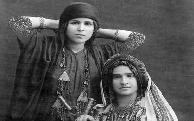 سوار ماشین زمان بشوید، پوشش زنان ارامنه از زبان ناصرالدین شاه قاجار و پزش دربارش