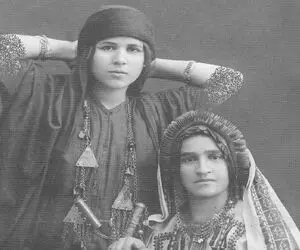 سوار ماشین زمان بشوید، پوشش زنان ارامنه از زبان ناصرالدین شاه قاجار و پزش دربارش