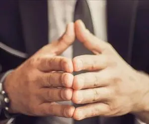 هفت حرکتِ زبان بدن که به شما می گوید می توانید به دیگران اعتماد کنید یا خیر!