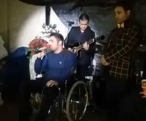 آواز احساسی؛ پسر معلولی که خدا حنجره اش رو بوسید تو دل جمعیت جوری خوند گریه ات میگیره