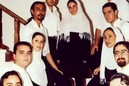 آواز نوستالژی؛ سال 1379 اجرای گرون آین که ممدرضا گلزار خیلی فسقلی بوده چقدرم خجالتیه