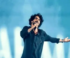 آواز احساسی؛ عرفان طهماسبی با تنها ایران کاری میکنه برا ذره ذره ی خاک کشورت گریه کنی