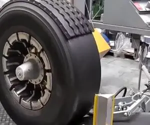 کارخانه تولید لاستیک؛ فرآیند تولید صدها تن لاستیک از دور ریز پلاستیک و چرم مصنوعی