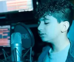 آواز محلی؛ پسرک مو فرفری لر چه با ابهت میخونه دلت رو میبره با لهجه شیرینش 