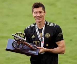 روبرت لواندوفسکی برنده کفش طلای فصل 2020/21