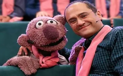 آواز هنرمندانه؛ پشت صحنه هله دان خوندن جناب خان اینجوریه یه عروسک انقد عزیز شده