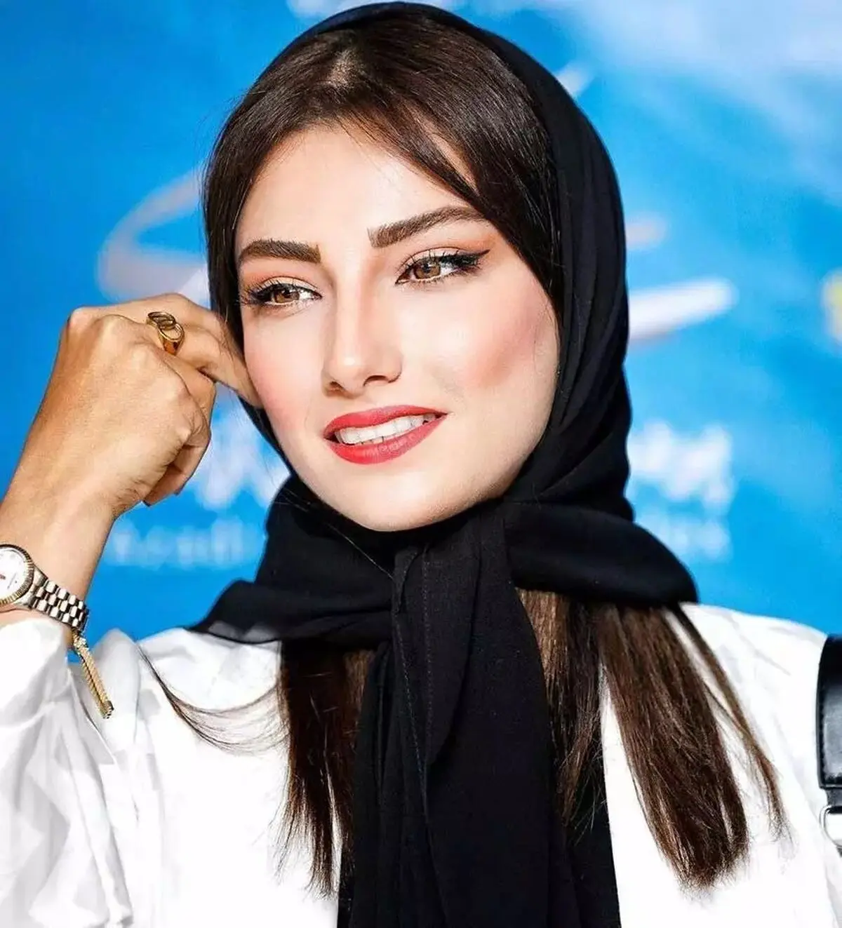 محیا دهقانی
