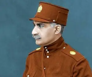 سفر به ایام قدیم سال 1314؛ بازدید رضاخان پهلوی از آزمایشگاه دانشگاه تازه تاسیس تهران