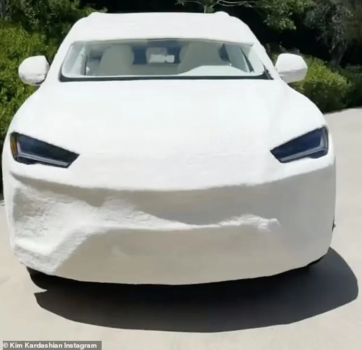 44111857-0-pimp_my_ride_the_customized_vehicle_appeared_to_be_parked_in_the-m-49_1623432932906