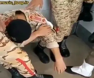 آواز احساسی؛ سرباز منو فکر رفتن تو میکشه خوند رفیقش انقد سوزناک گریه کرد دلت ریش میشه